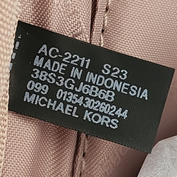 Michael Kors Jet Set Logo MD Backpack - Picture 5 of 7